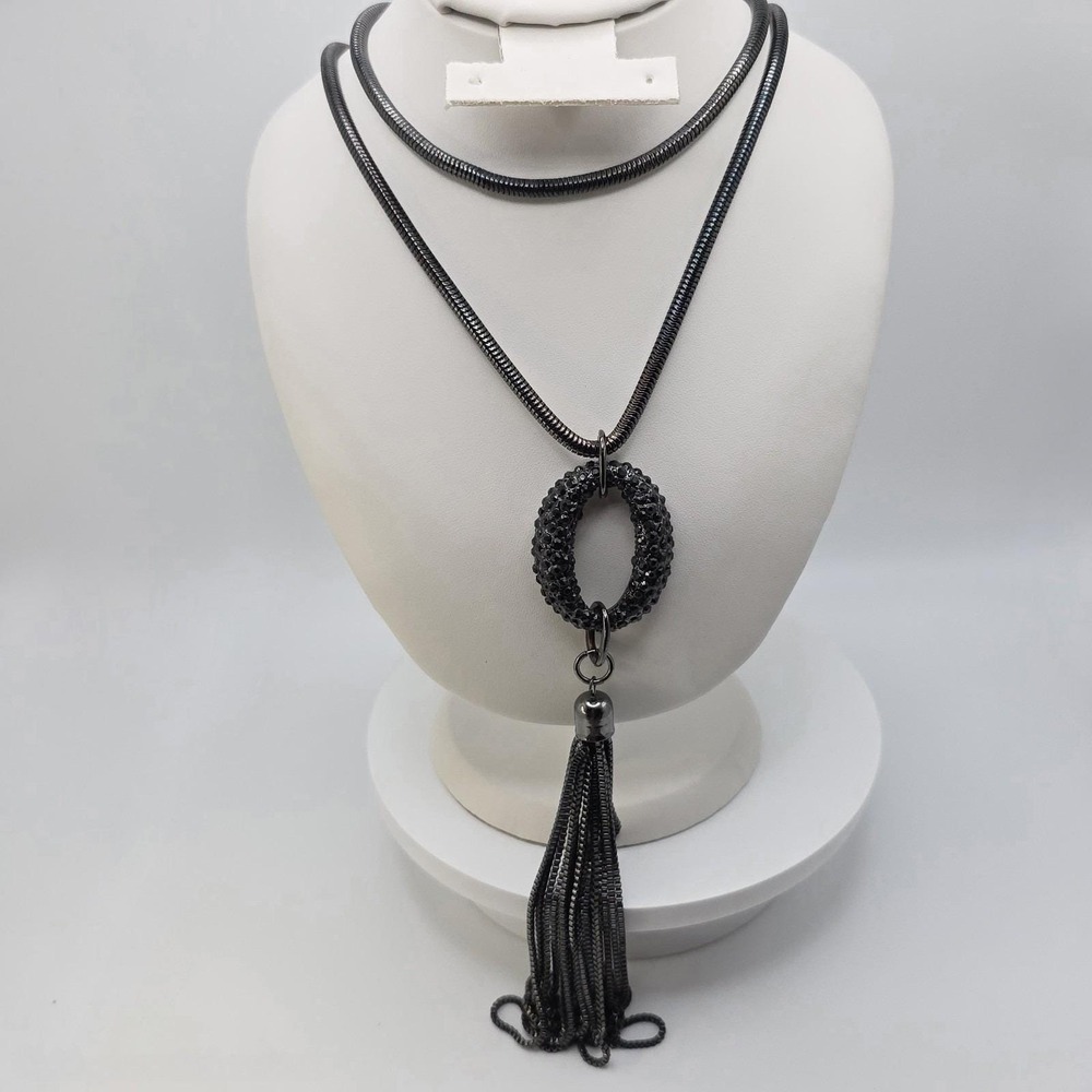 Vtg VERONESE Signed Long Tassel Necklace Black‎ Textured Pendant Snake Chain 28"